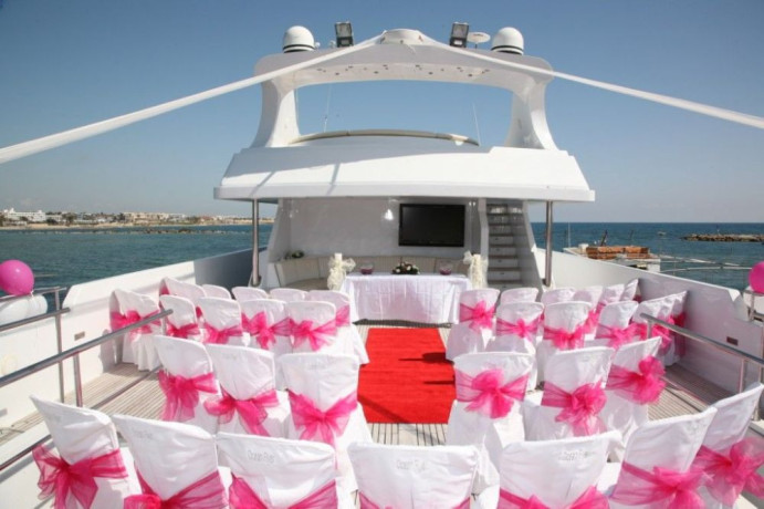 yacht-decoration-in-dubai-big-1