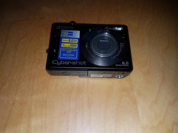 sony-cybershot-60-megapixel-digitalkamera-big-2